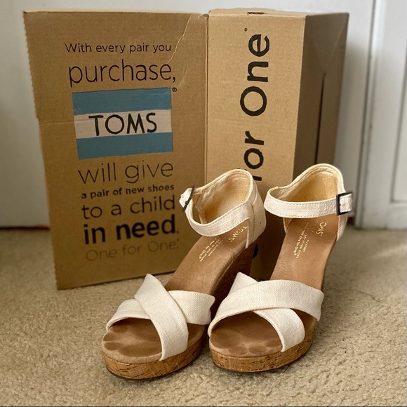 TOMS strappy ivory linen sandals - Picture 2 of 7